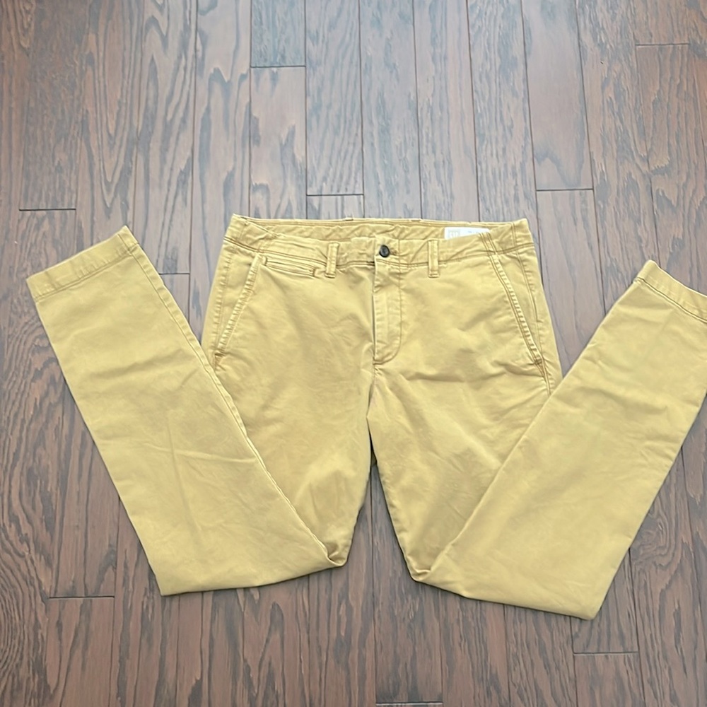 GAP - Men's Skinny Khakis - 34x32